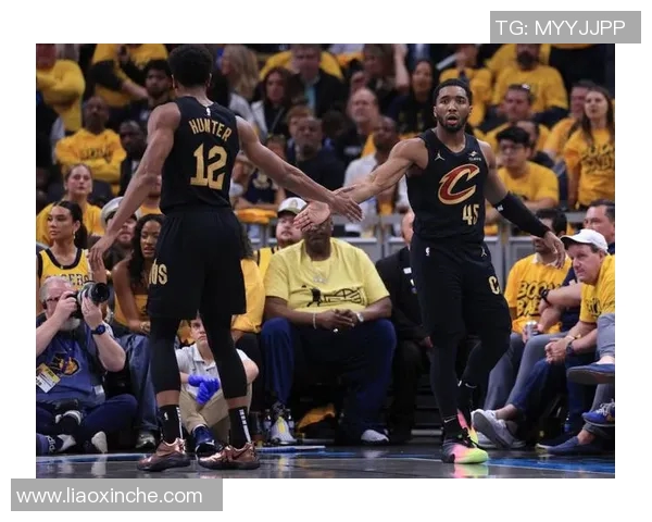 球迷炸锅：米切尔这一行为引热议！